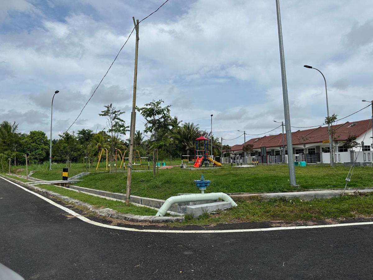 The * Muar